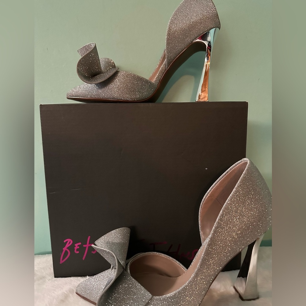 Betsey Johnson Nobble Bow Glitter Heel